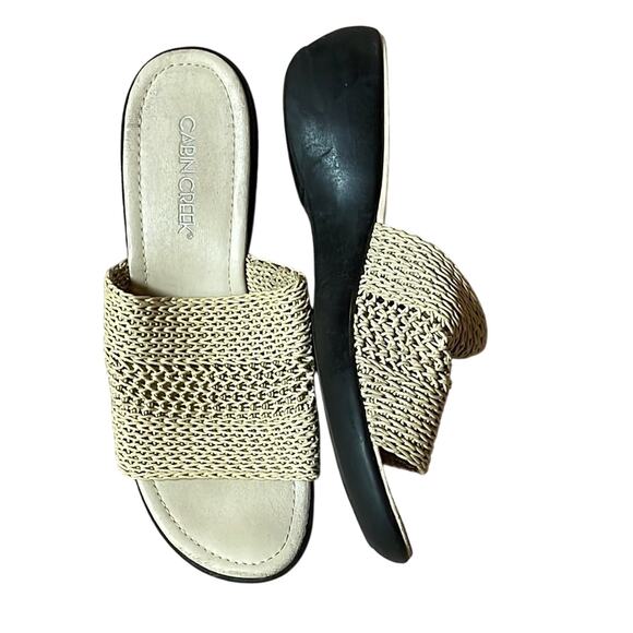 Cabin Creek  Women's Cream Slide Sandals. 8 - Picture 2 of 6